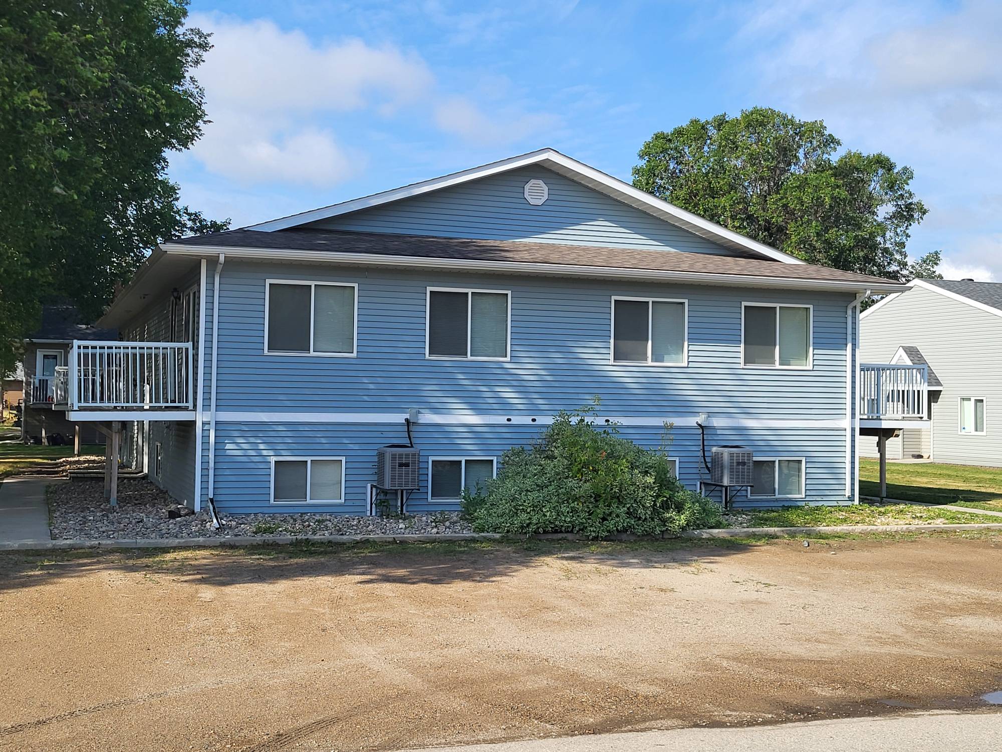 411A Broadway Avenue - 4